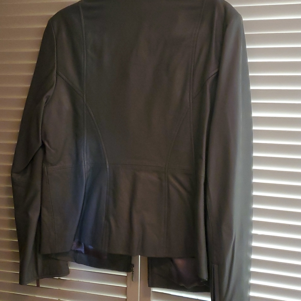 Leather jacket - Picture 3 of 3